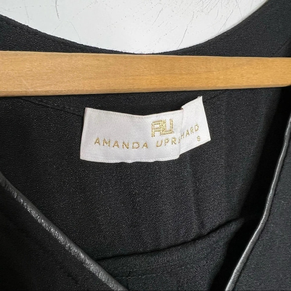 AMANDA UPRICHARD V Neck Minimalist Sleeveless Rounded Hem Tank Top Blouse - Picture 6 of 8